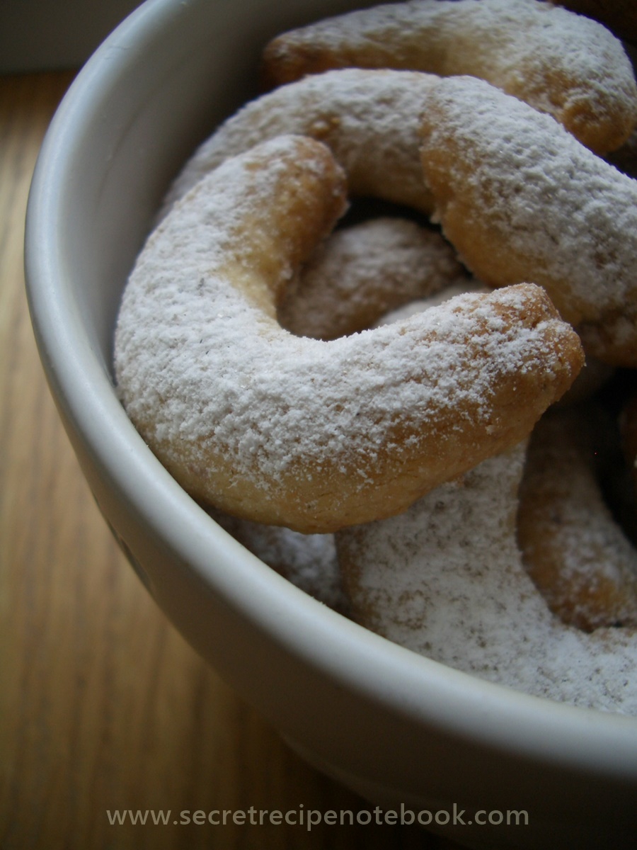 vanilla crescent cookies bowl corner